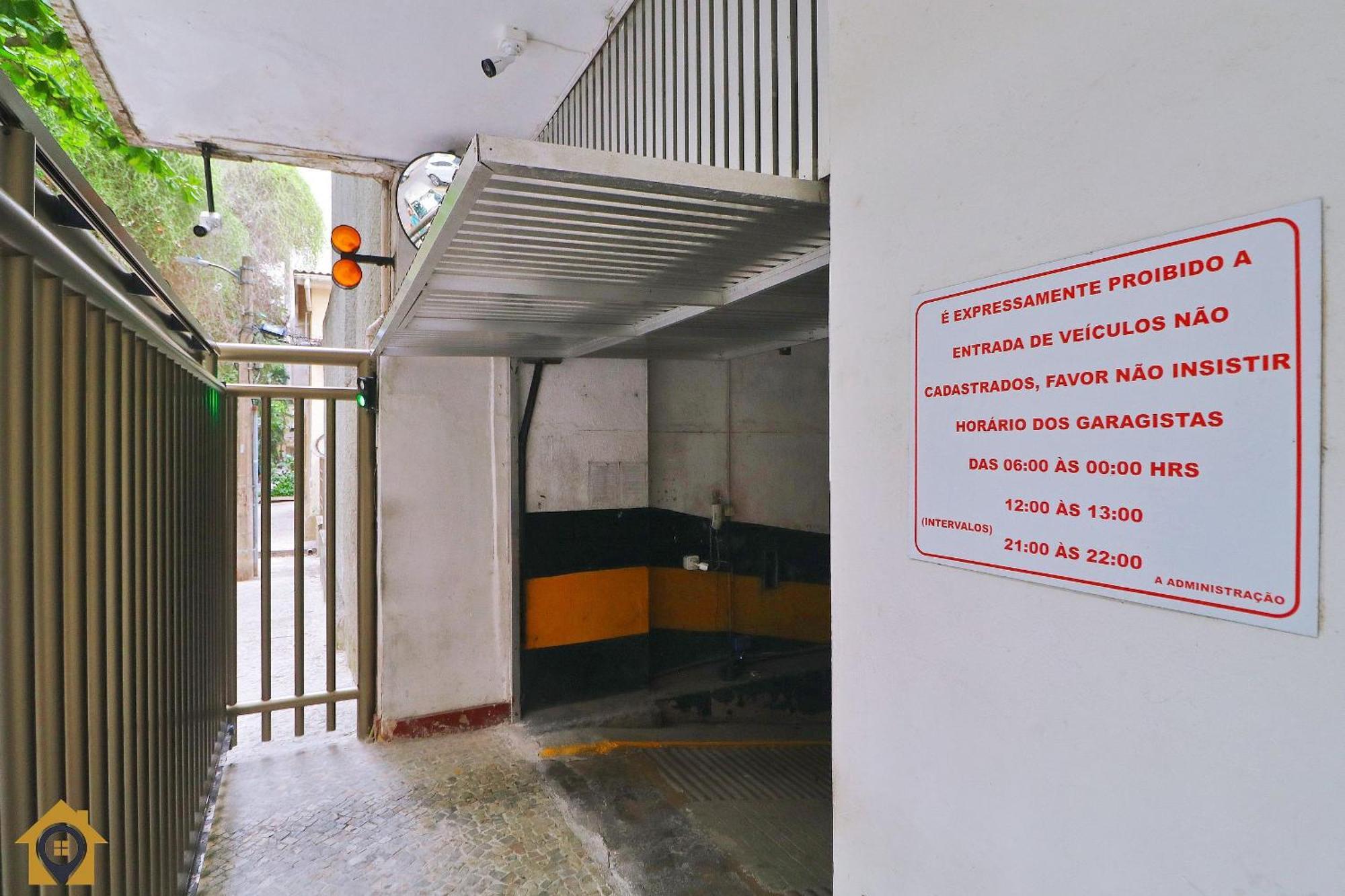 Lindo Ape No Leme: 2 Quartos, A 300m Da Apartamento
