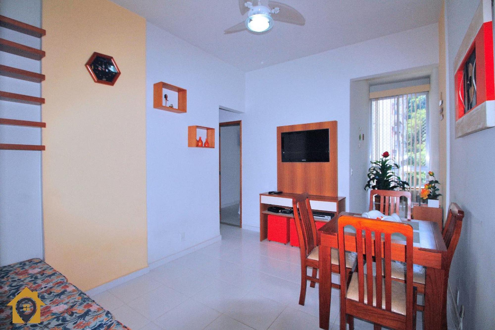 Apartamento Lindo Ape No Leme: 2 Quartos, A 300m Da